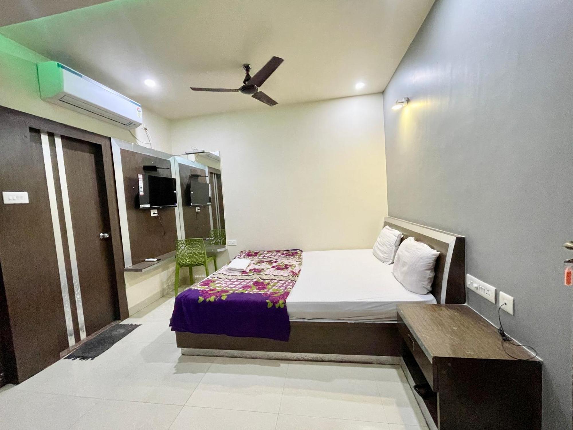 Close Puri Exterior foto